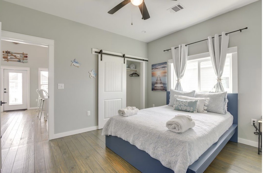1049 Sunset Circle W Property Photo 13