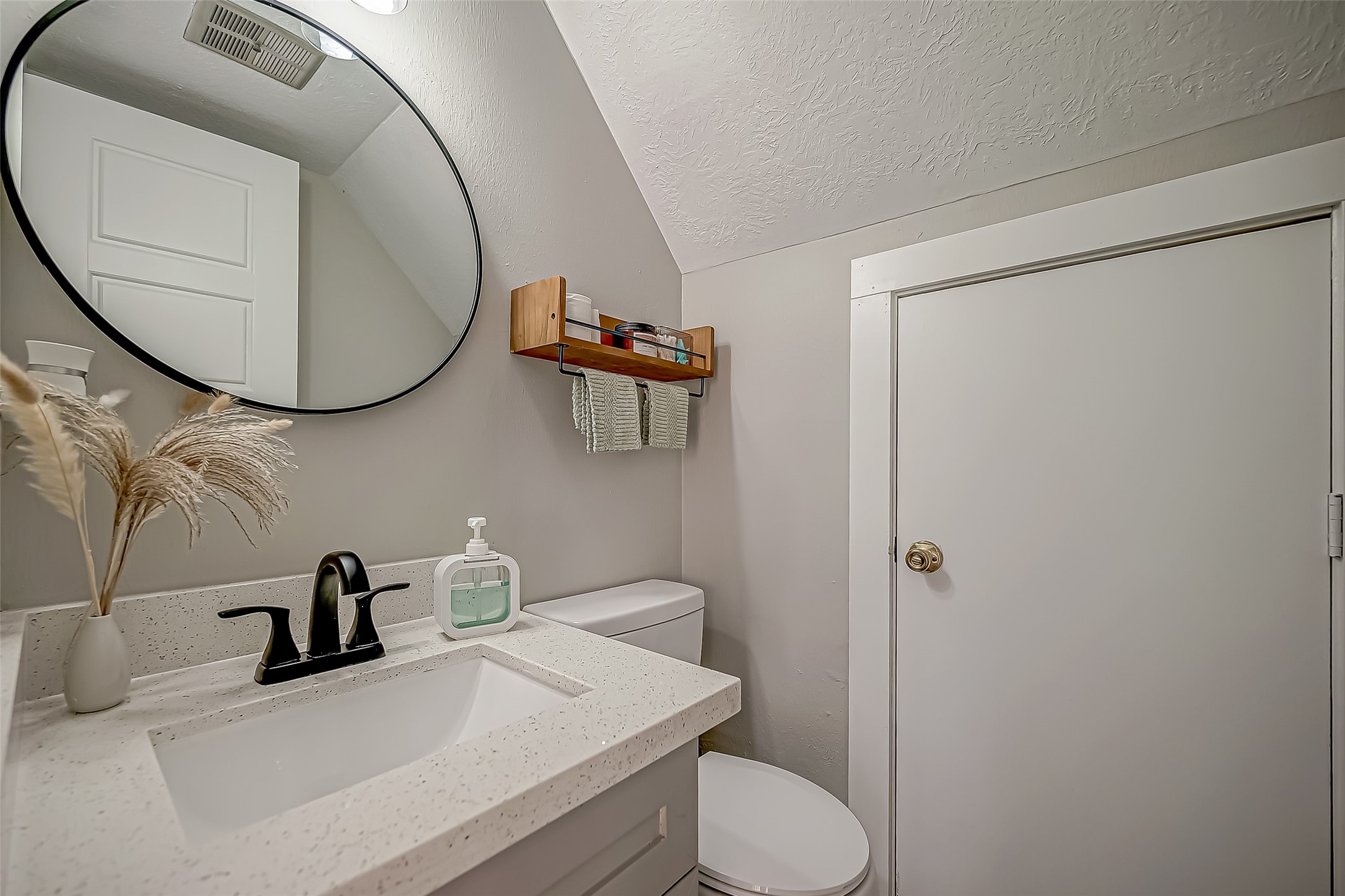 1410 Edward Drive Property Photo 8