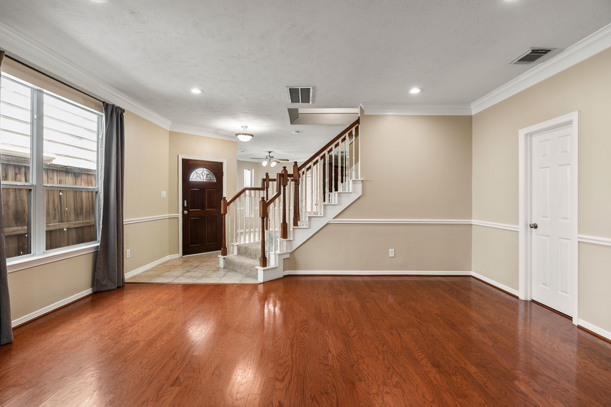 4223 Rose Street Property Photo 4