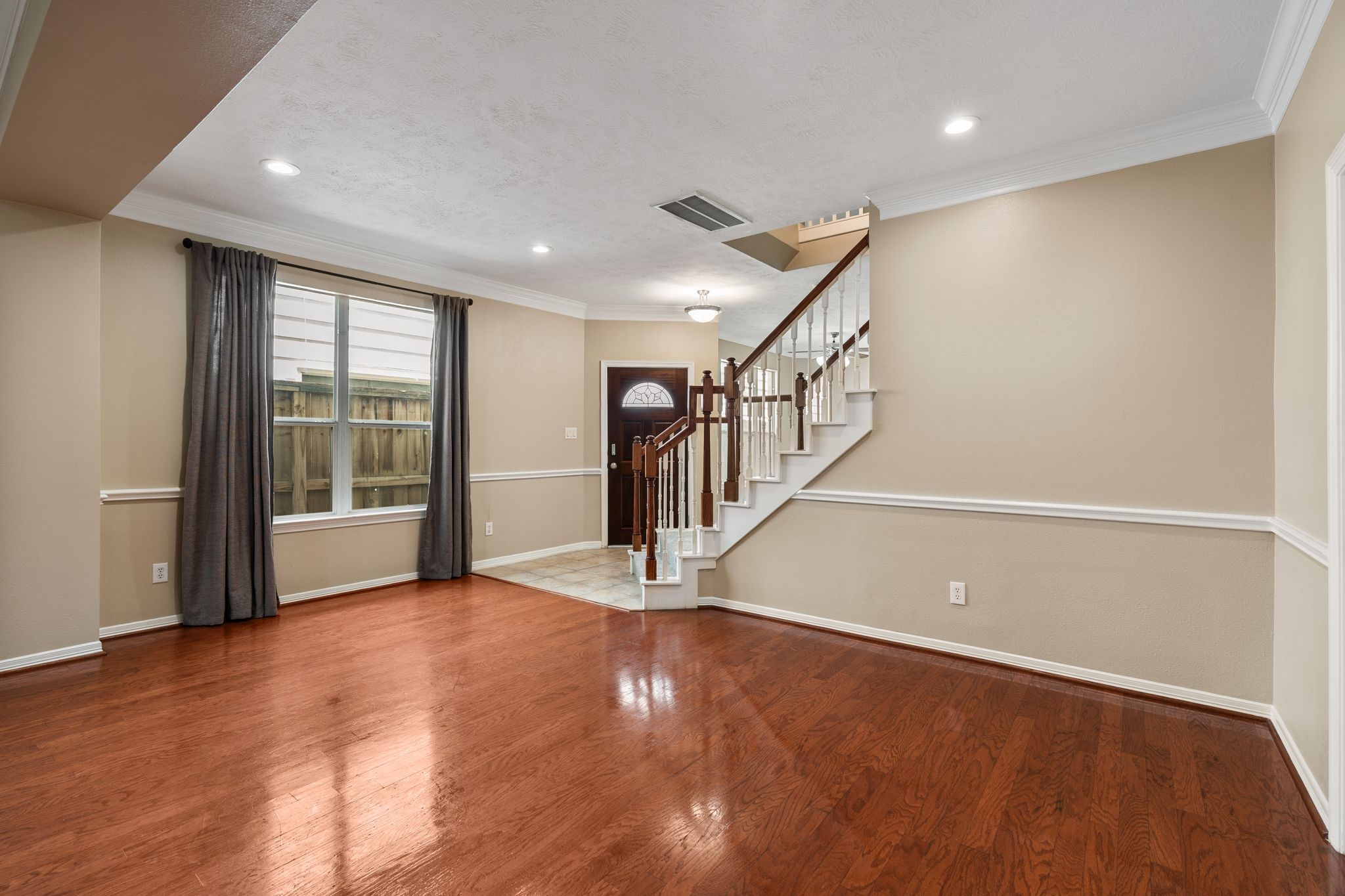 4223 Rose Street Property Photo 5
