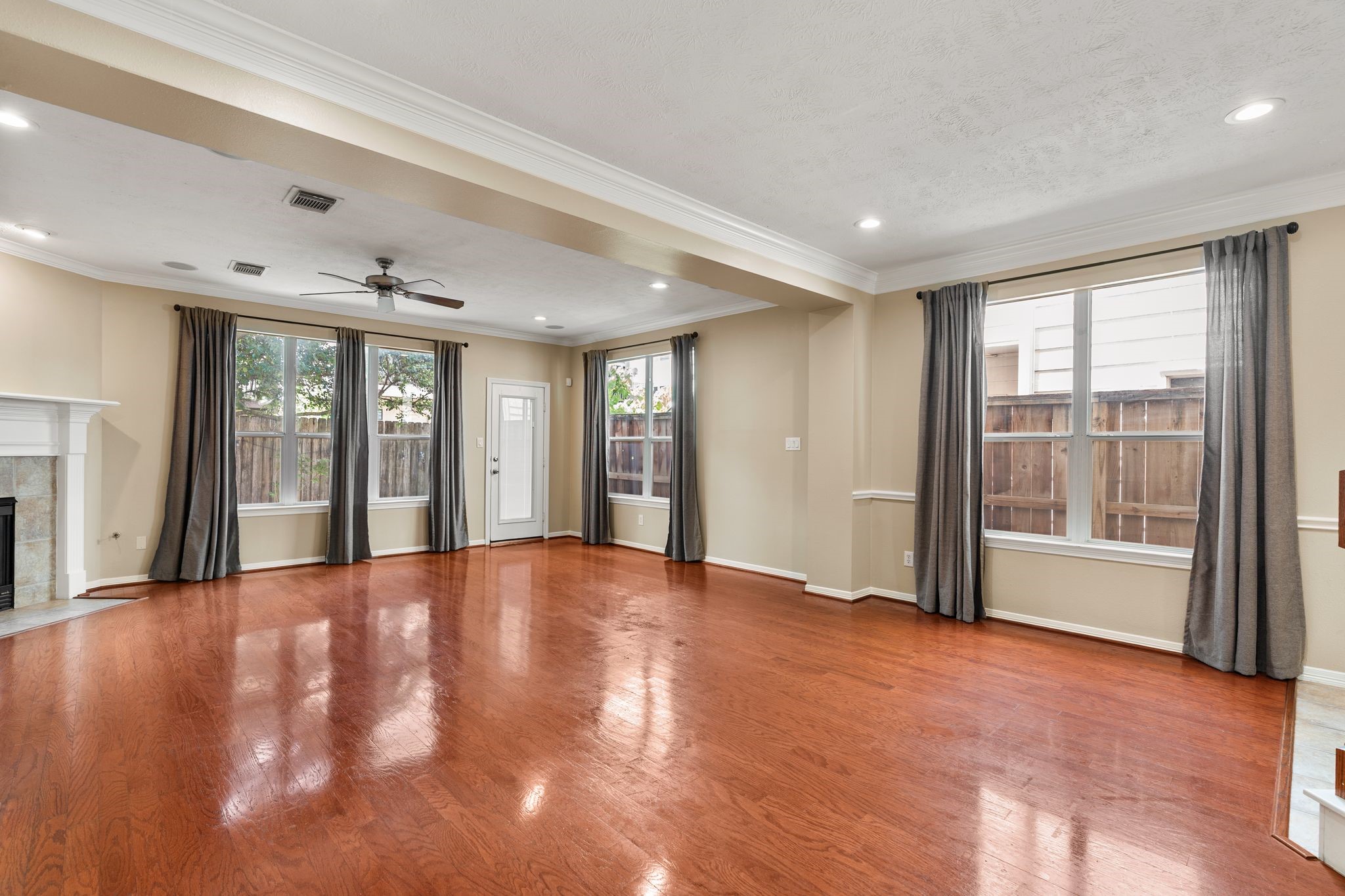 4223 Rose Street Property Photo 7