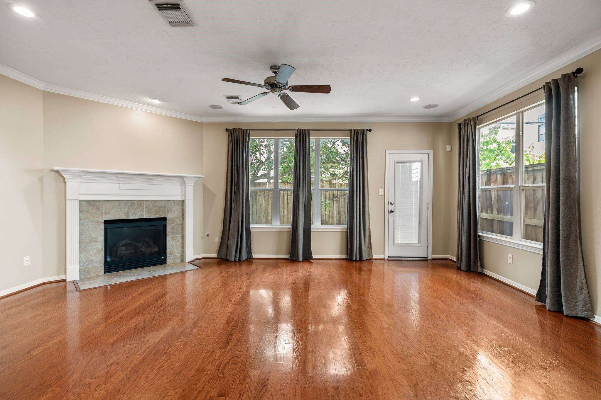 4223 Rose Street Property Photo 8
