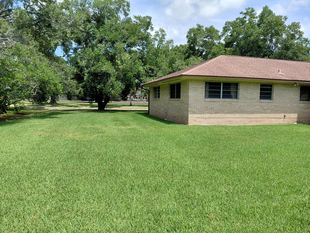 736 Northridge Street Property Photo 7