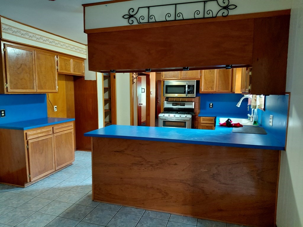 736 Northridge Street Property Photo 13