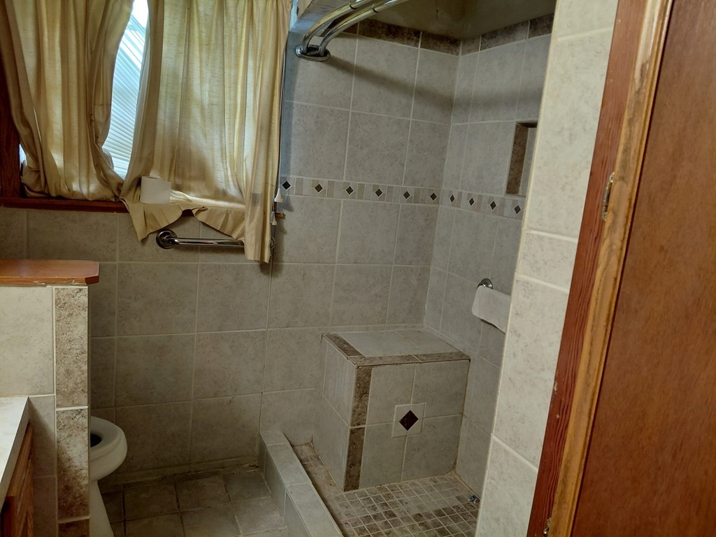 736 Northridge Street Property Photo 15