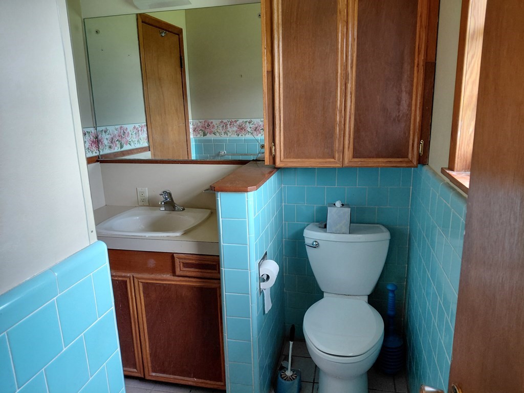 736 Northridge Street Property Photo 18