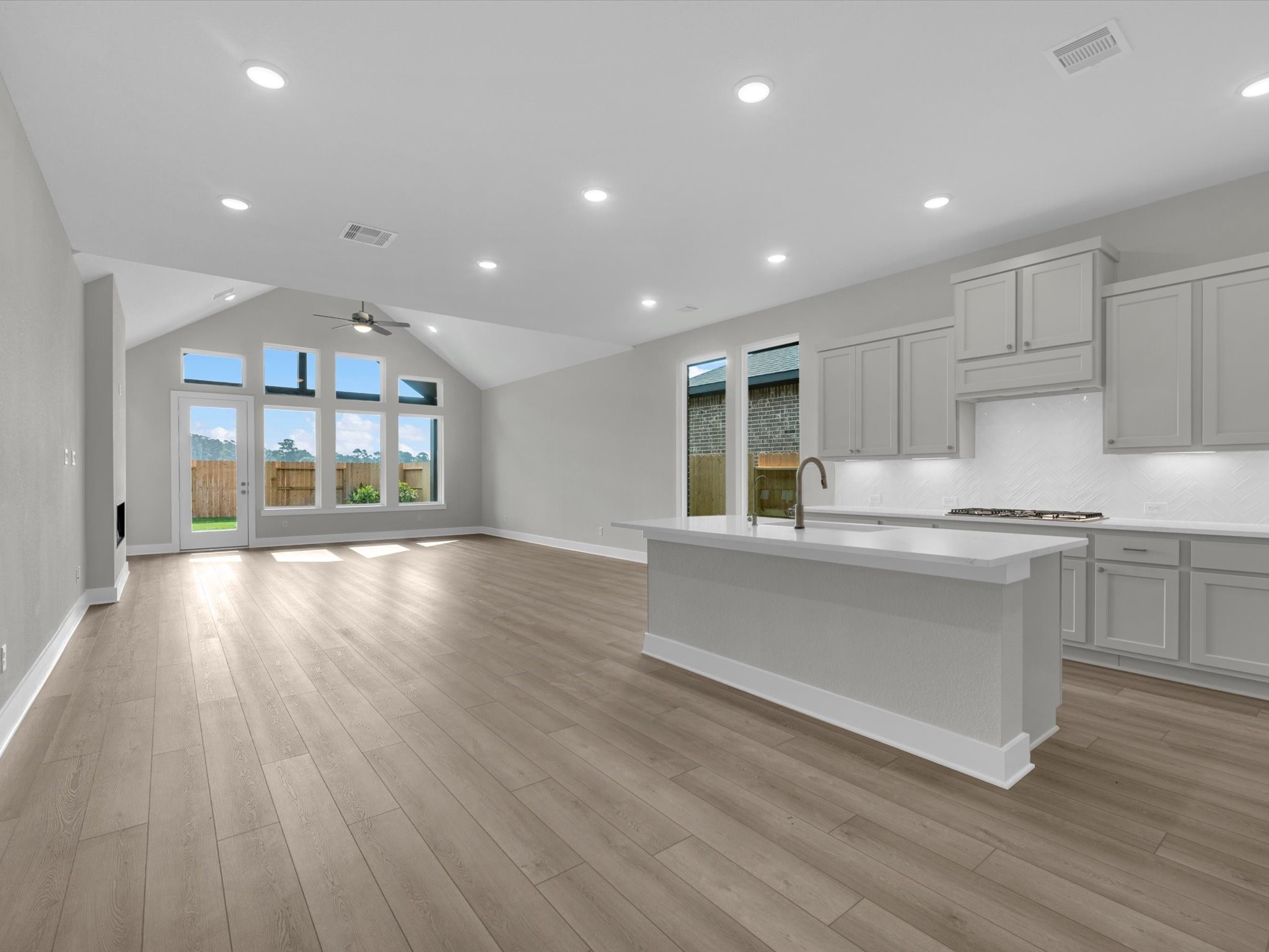 22626 Ruby Forest Road Property Photo 3