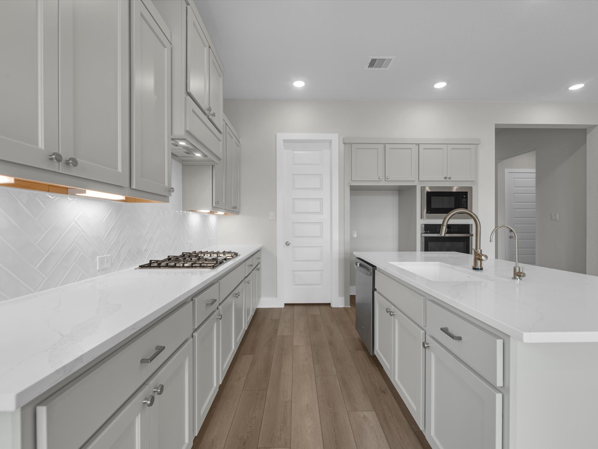 22626 Ruby Forest Road Property Photo 4