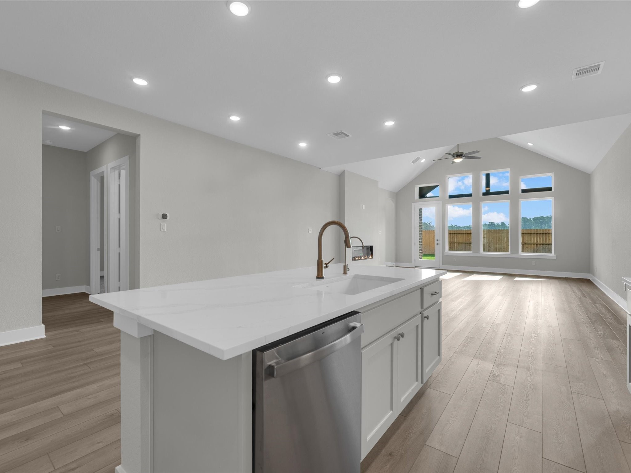 22626 Ruby Forest Road Property Photo 5