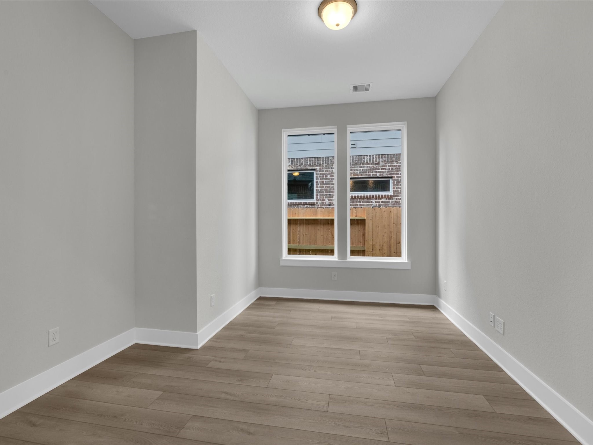 22626 Ruby Forest Road Property Photo 6