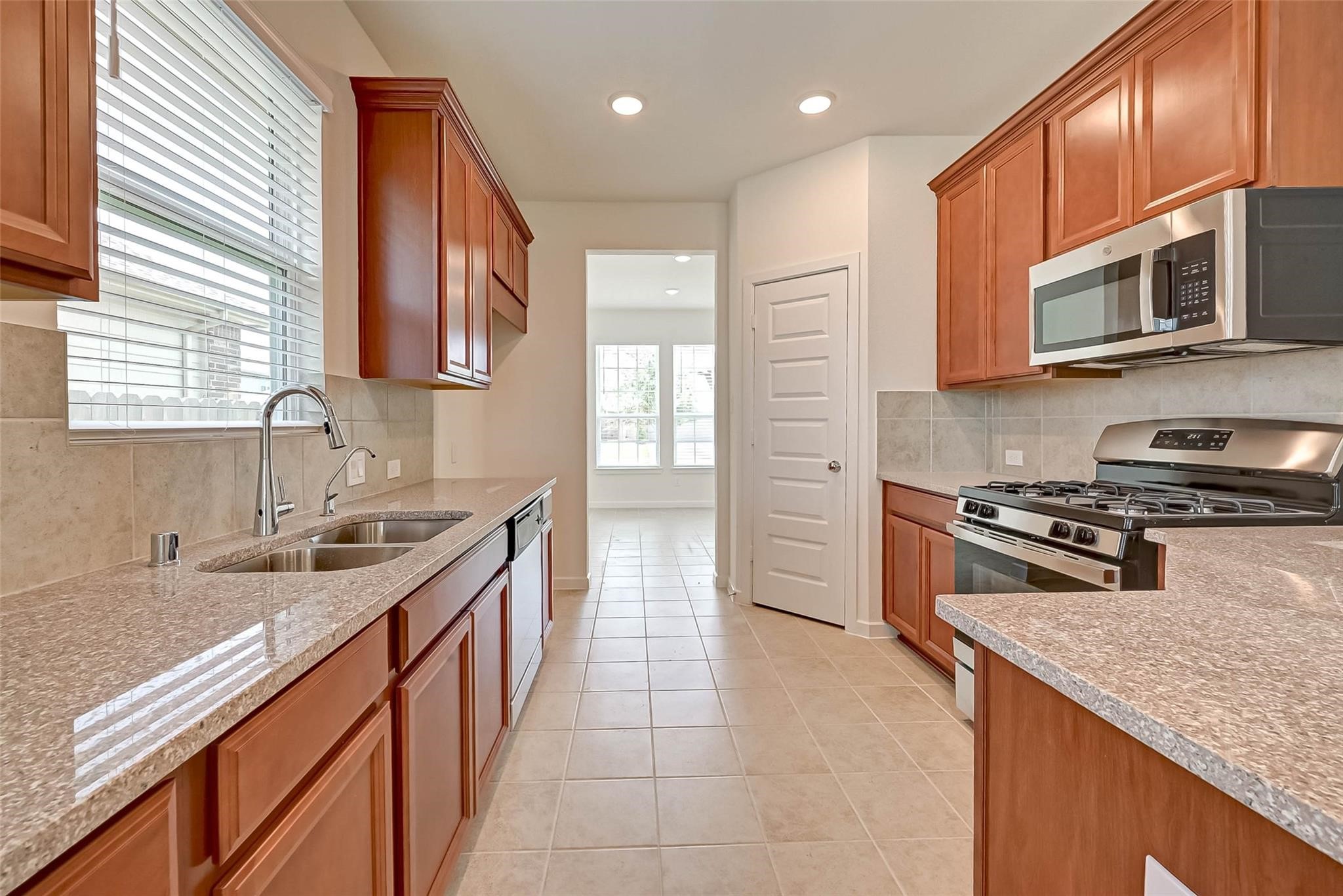 8022 Pinebrook Arbor Court Property Photo 15
