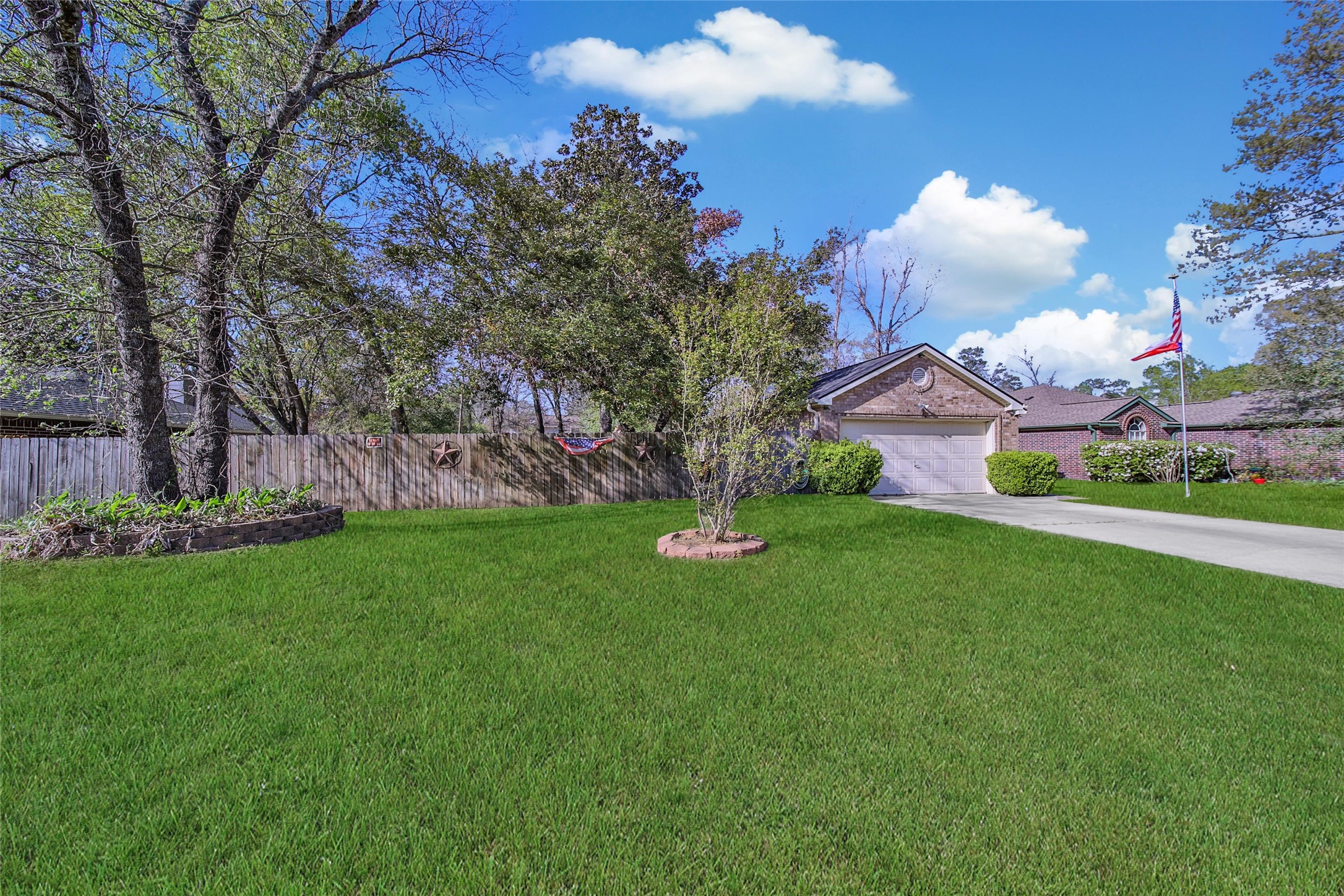 595 Mosswood Drive Property Photo 1