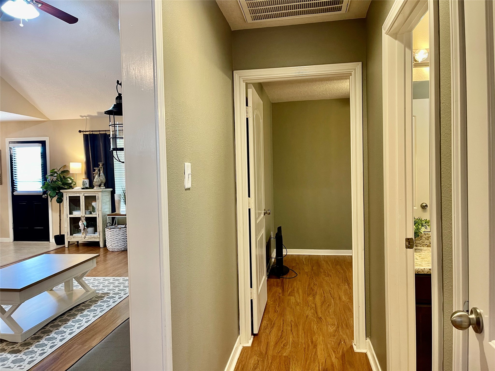 7808 Colonial Lane Property Photo 6