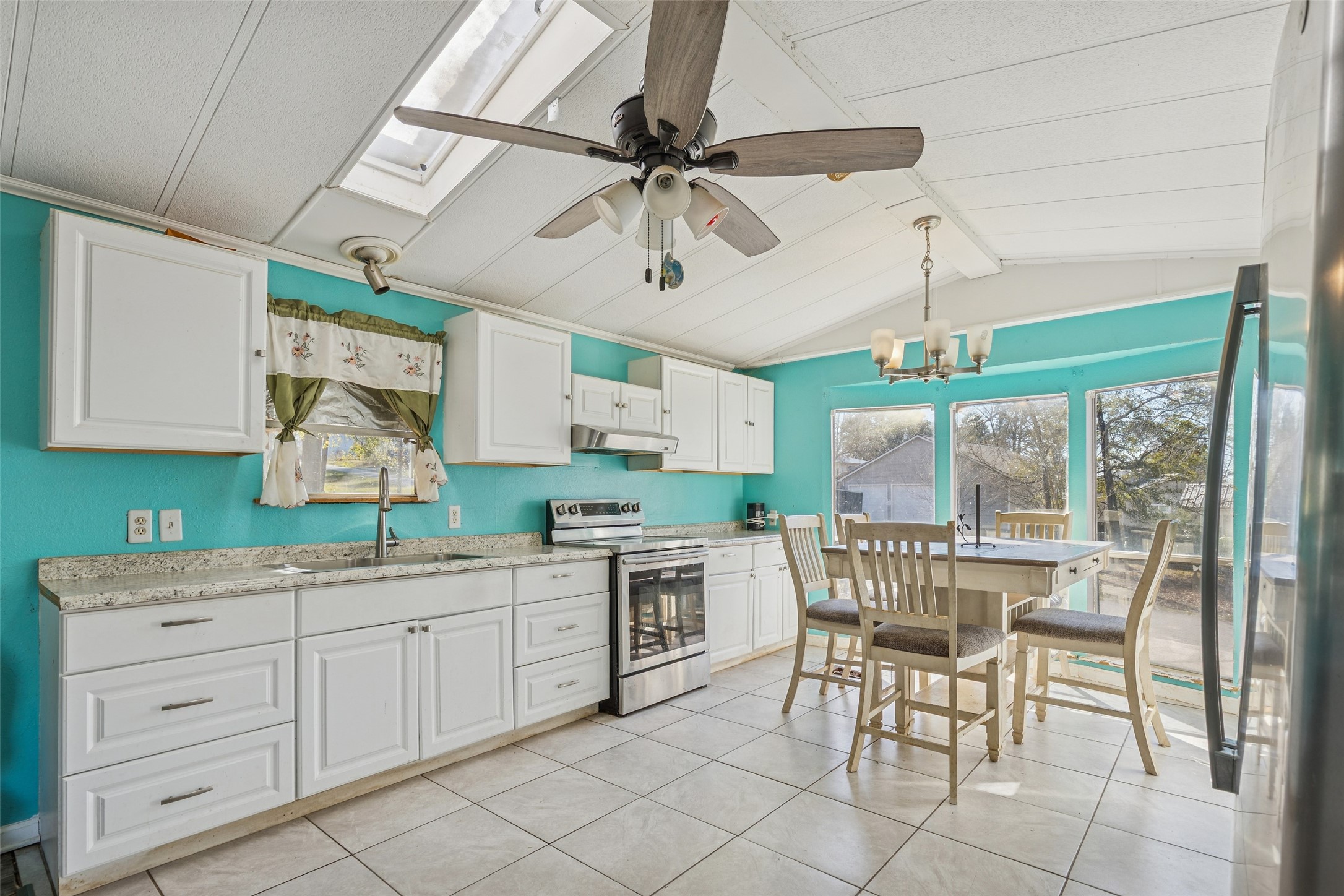 242 Pear Street Property Photo 8