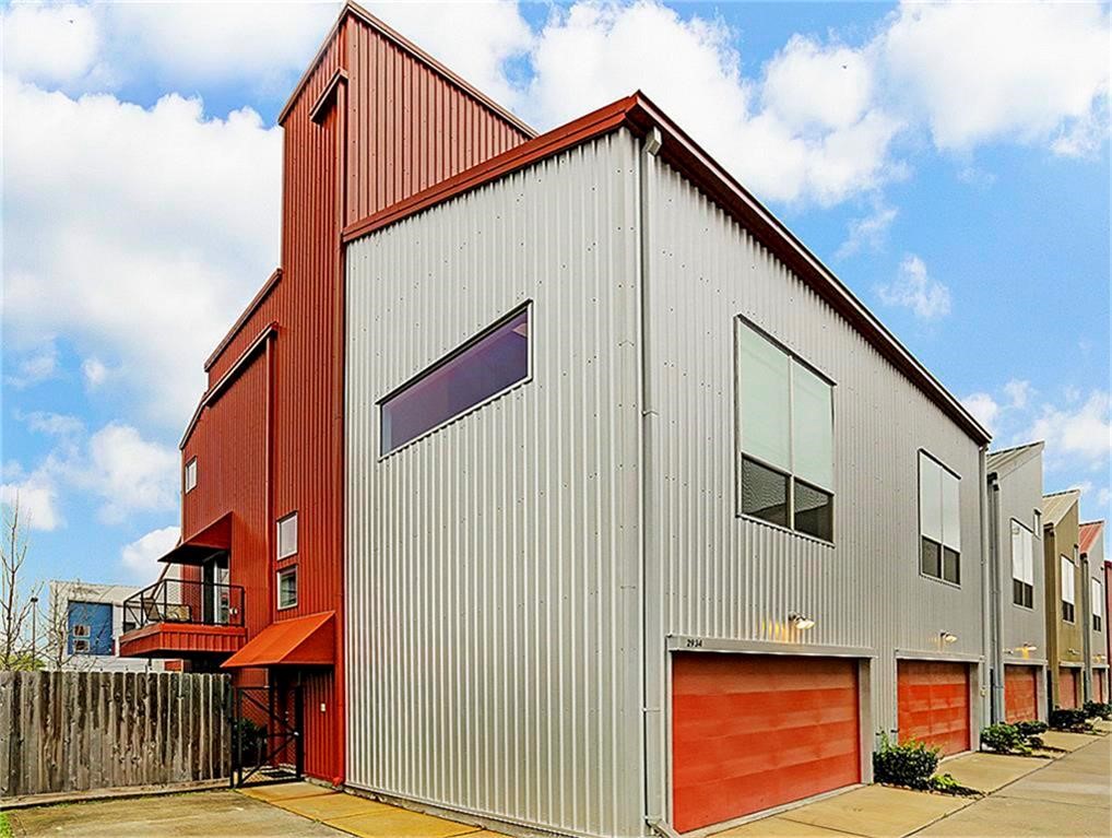 2934 Commerce Street Property Photo 1