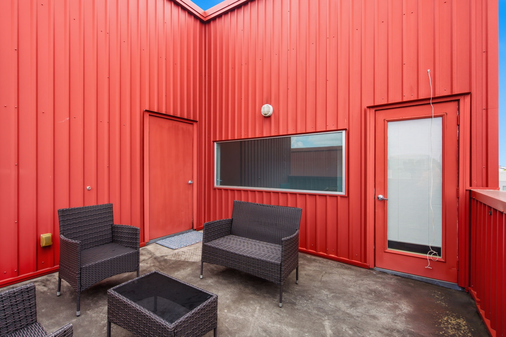 2934 Commerce Street Property Photo 5