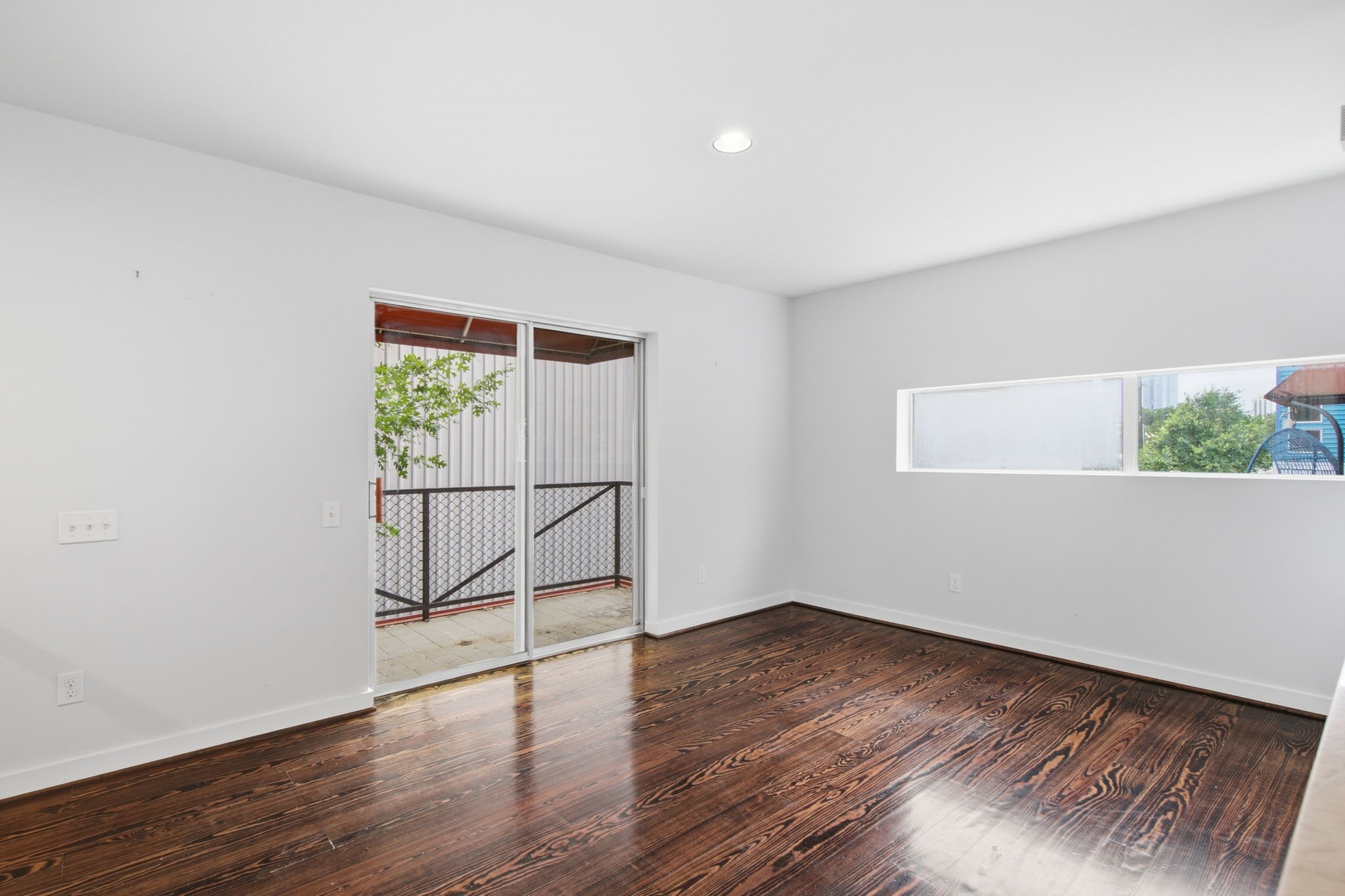 2934 Commerce Street Property Photo 16