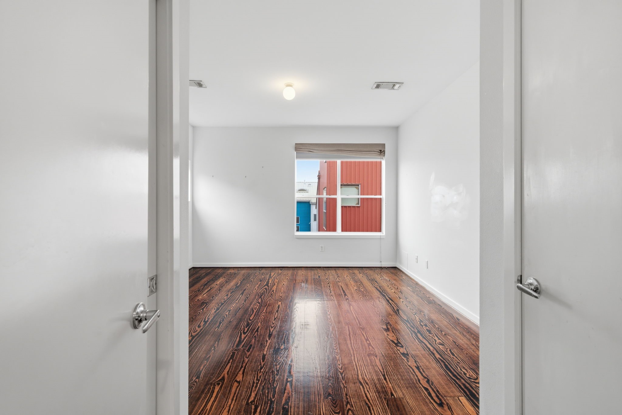 2934 Commerce Street Property Photo 18