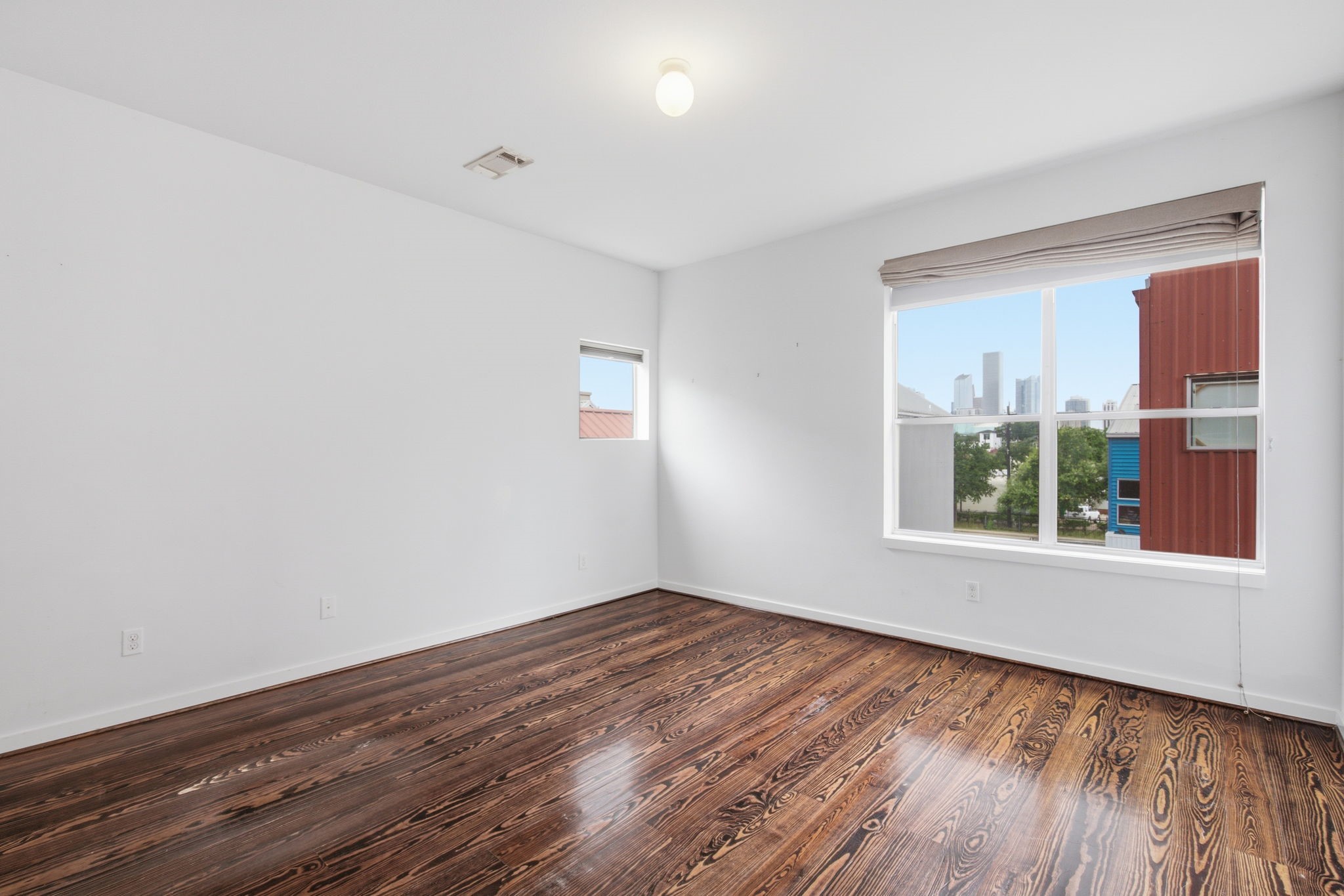 2934 Commerce Street Property Photo 19