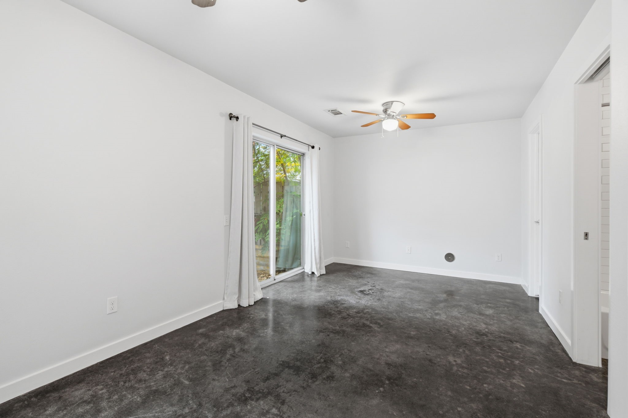 2934 Commerce Street Property Photo 30