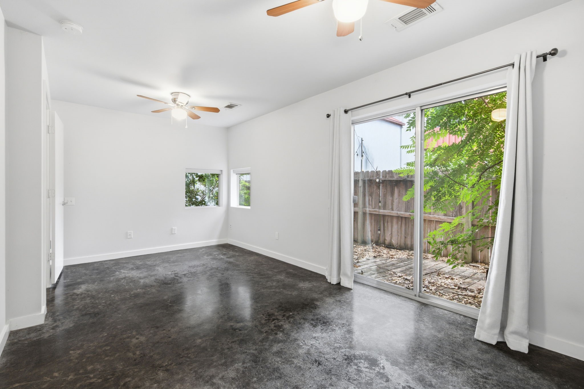 2934 Commerce Street Property Photo 31