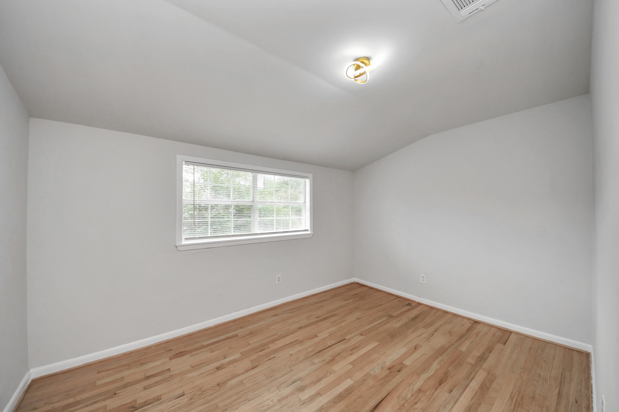 734 Dell Dale Street Property Photo 9