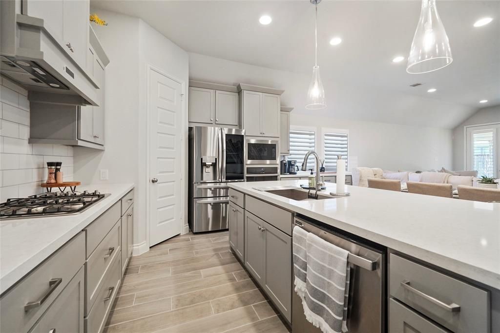100 Wake Valley Court Property Photo 3