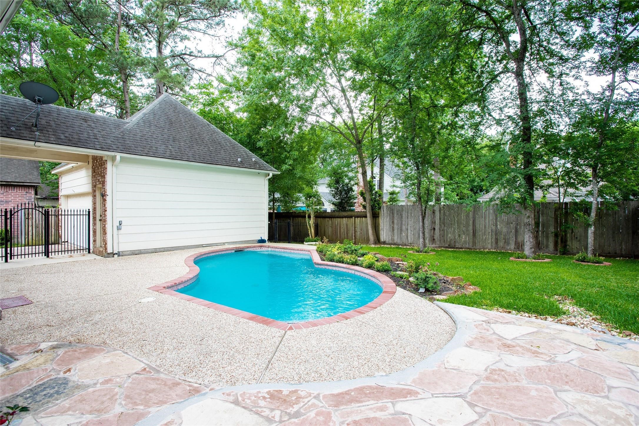 95 Rush Haven Drive Property Photo 14