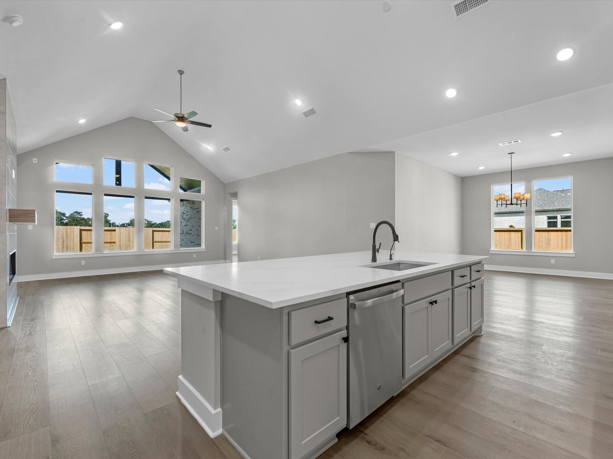 2627 Crown Ridge Drive Property Photo 4