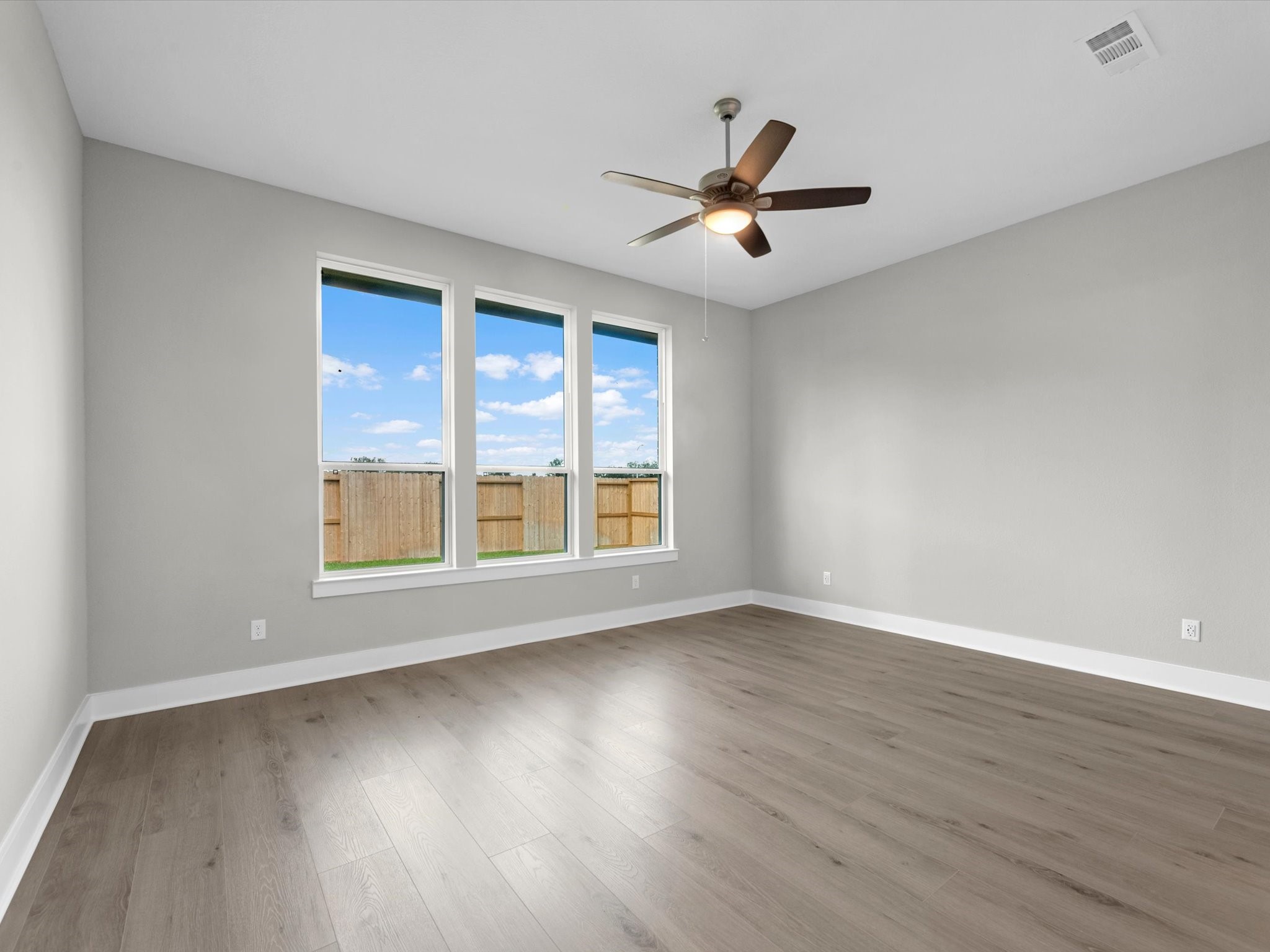 2627 Crown Ridge Drive Property Photo 7