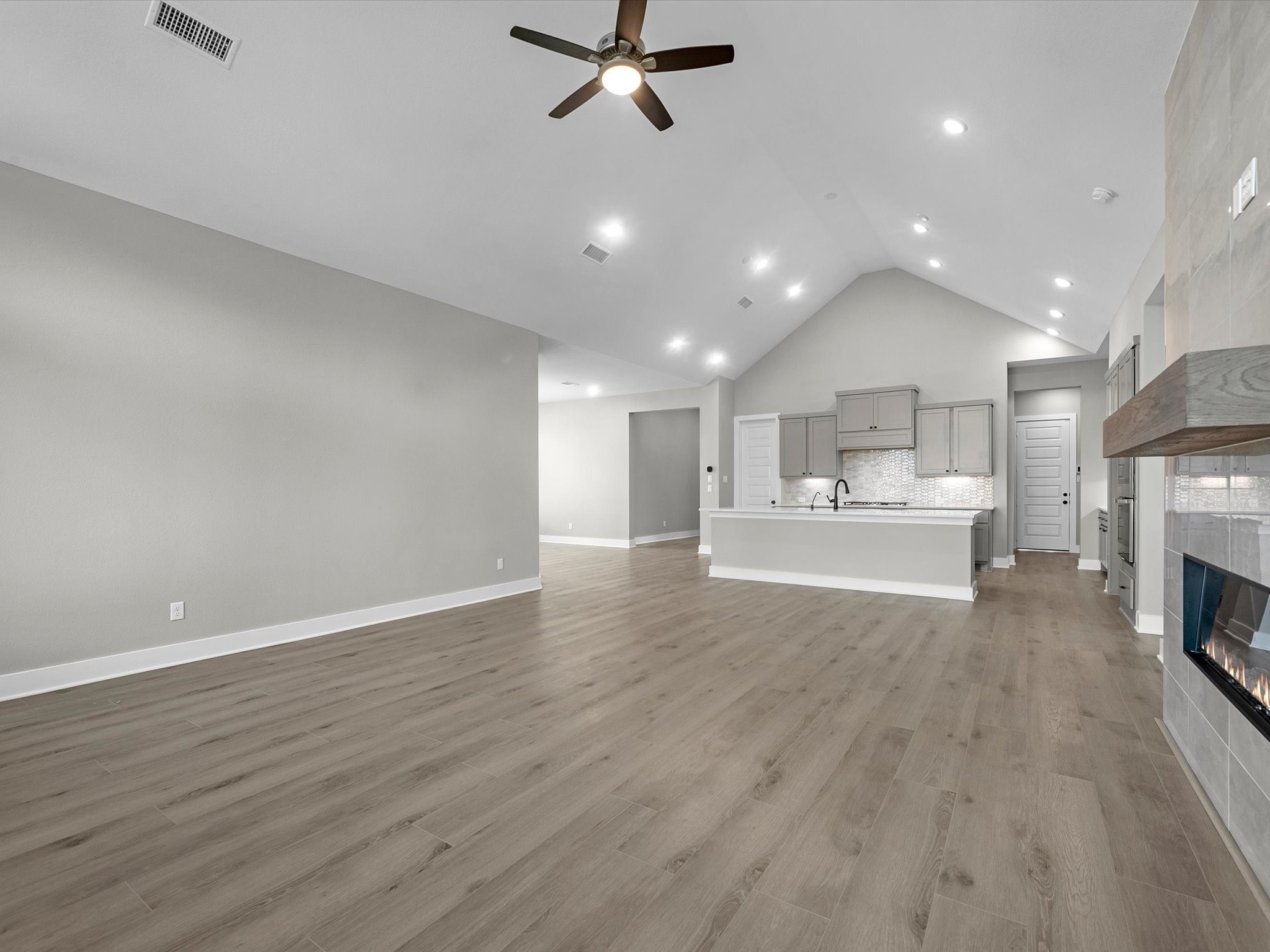 2627 Crown Ridge Drive Property Photo 8
