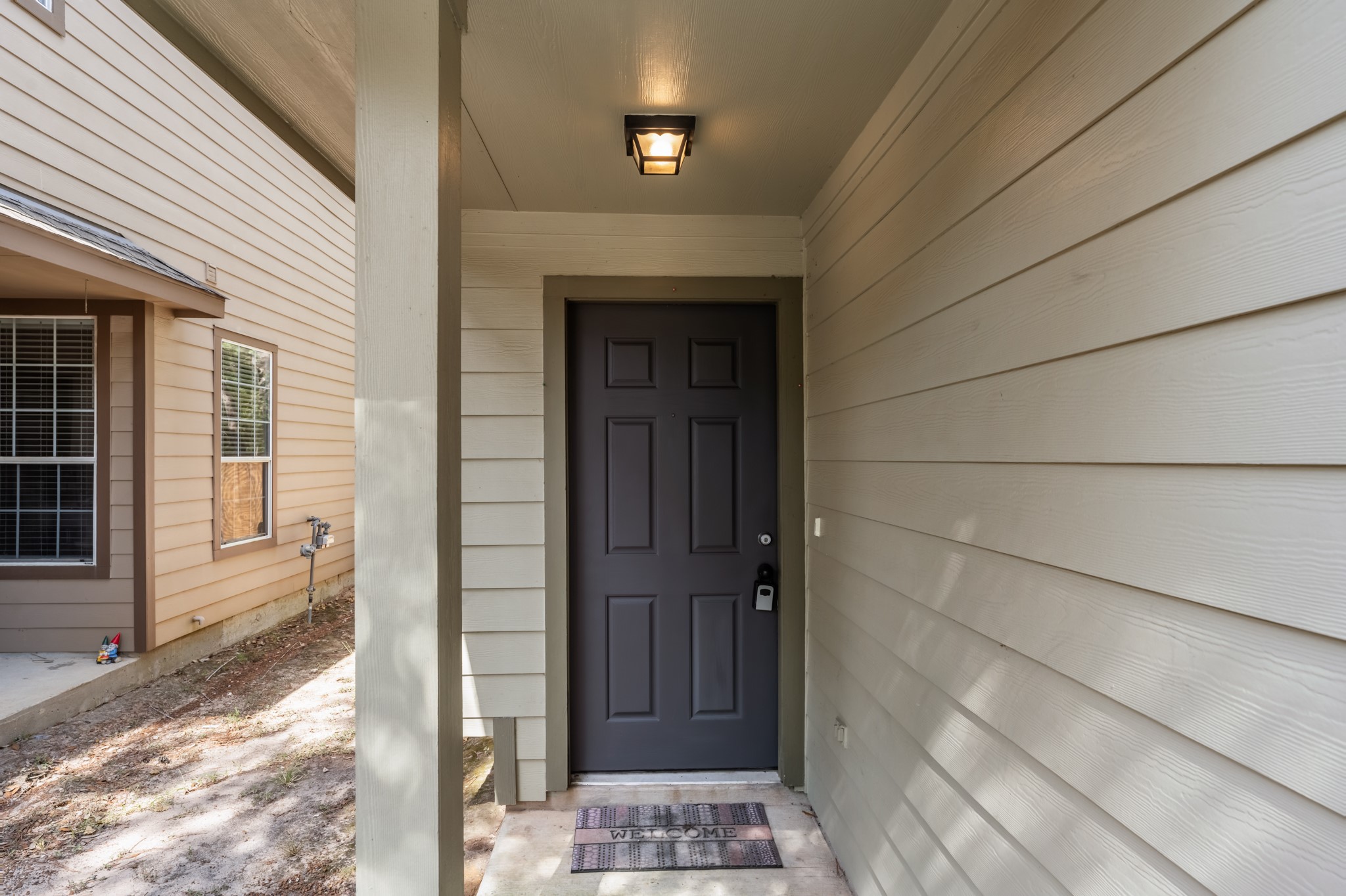 211 N Burberry Park Circle Property Photo 7