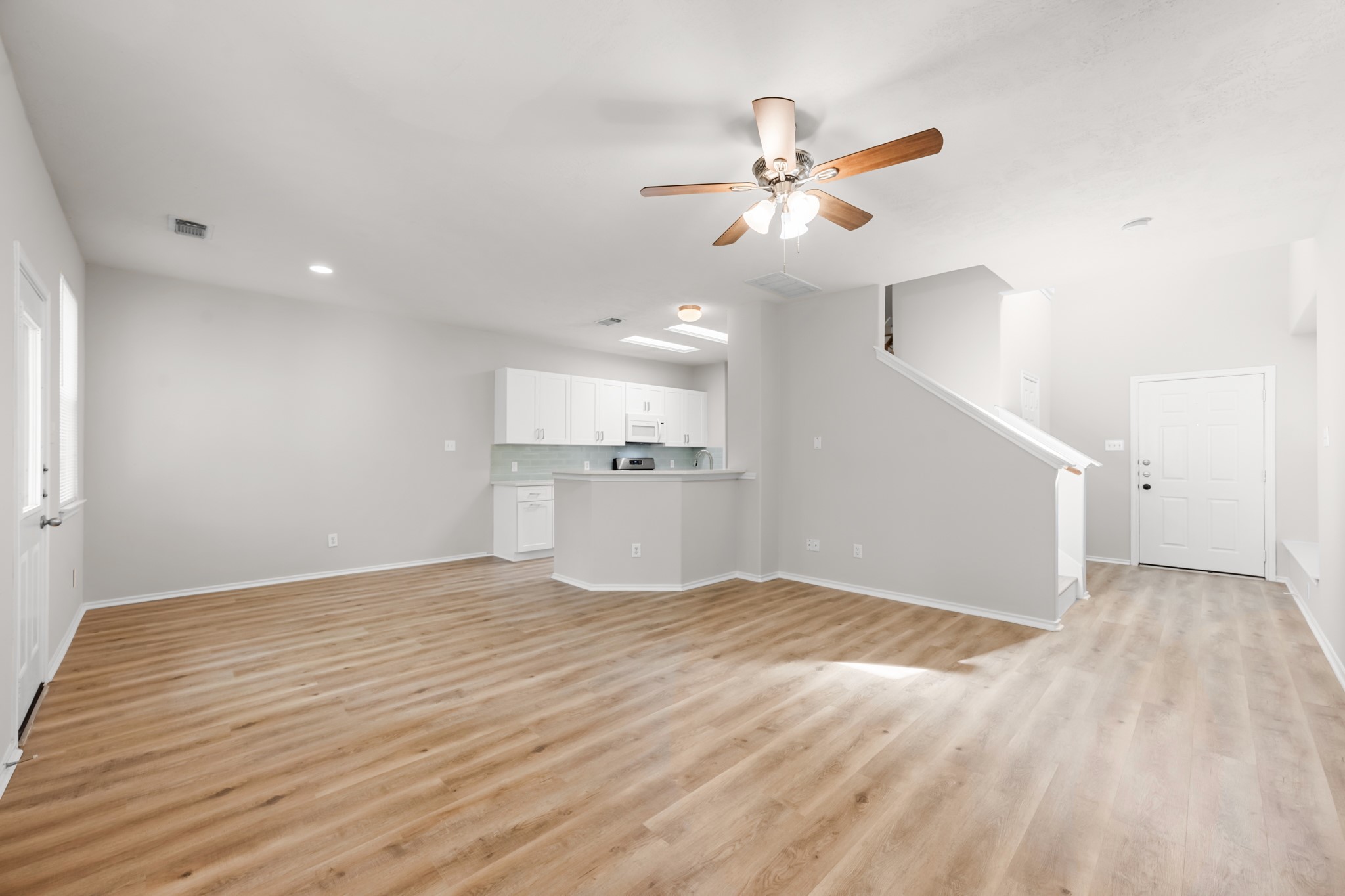 211 N Burberry Park Circle Property Photo 19