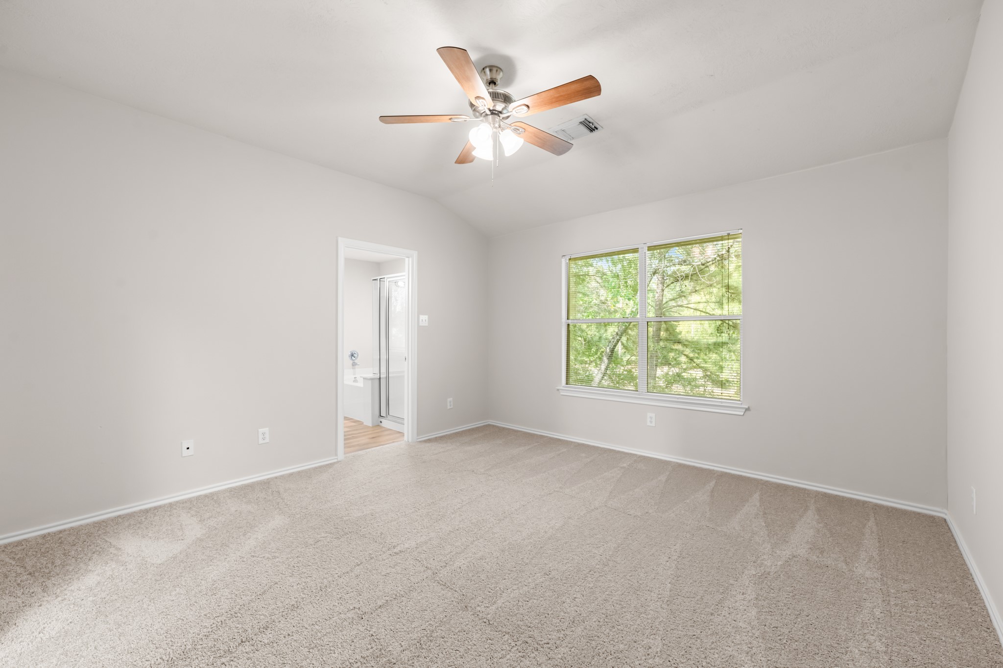 211 N Burberry Park Circle Property Photo 32