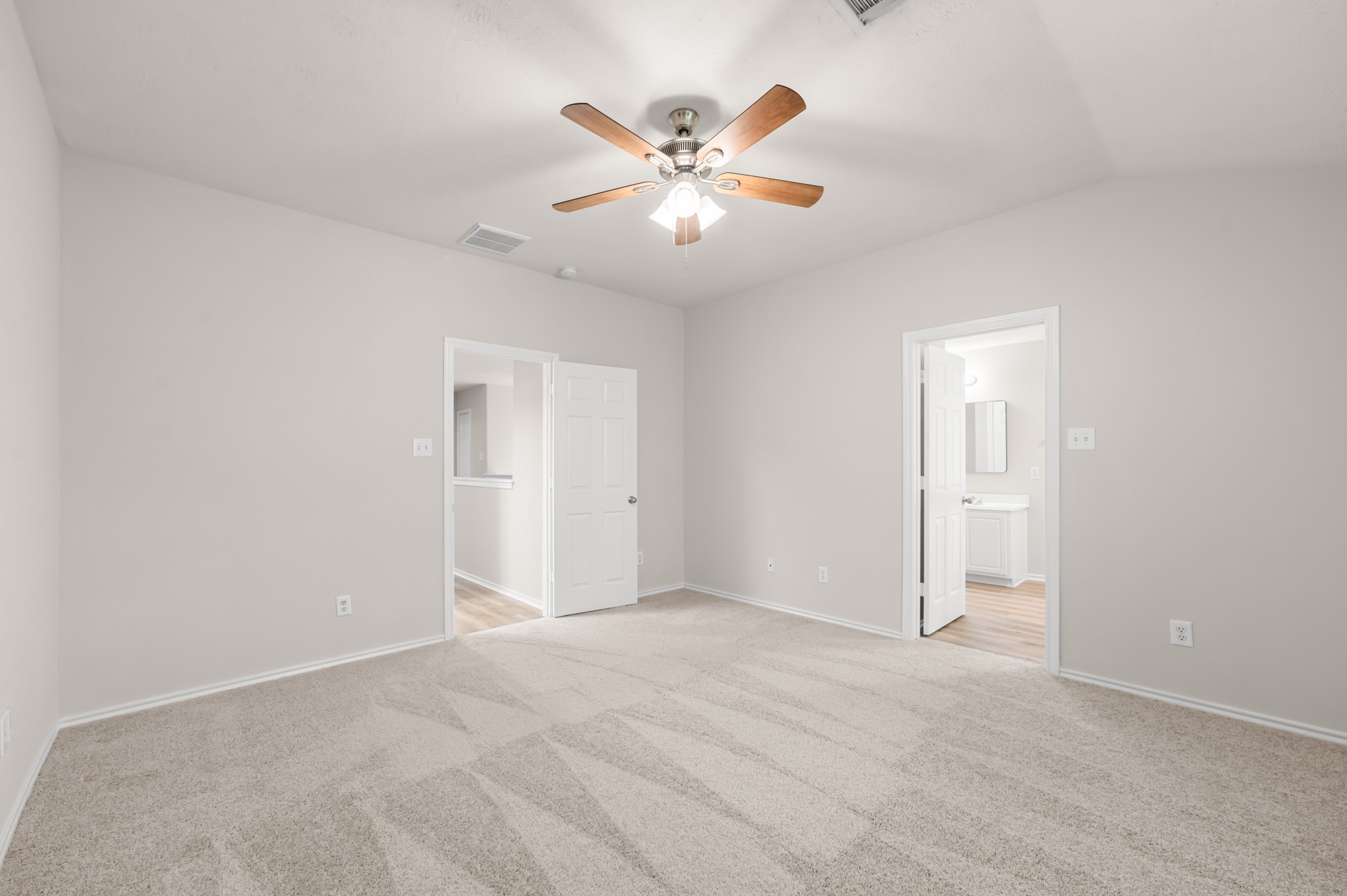 211 N Burberry Park Circle Property Photo 33