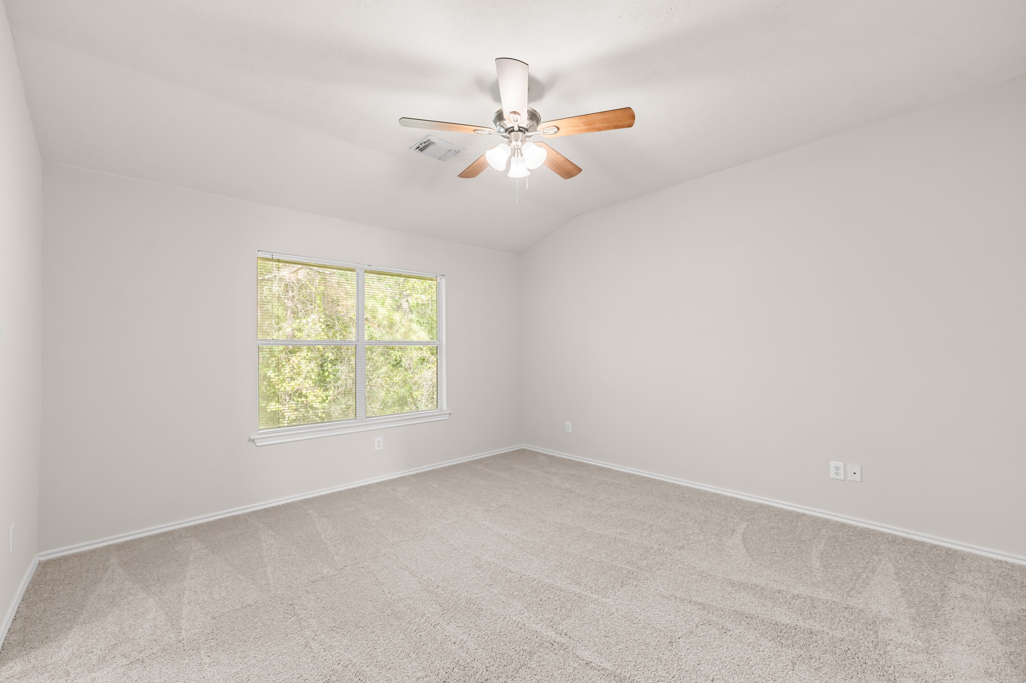 211 N Burberry Park Circle Property Photo 34