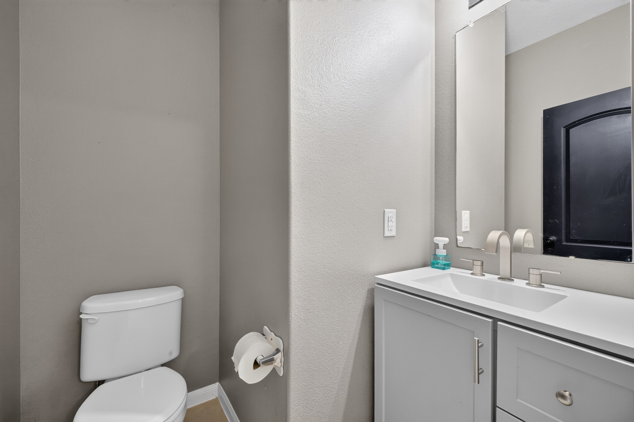 22410 Base Light Drive Property Photo 6