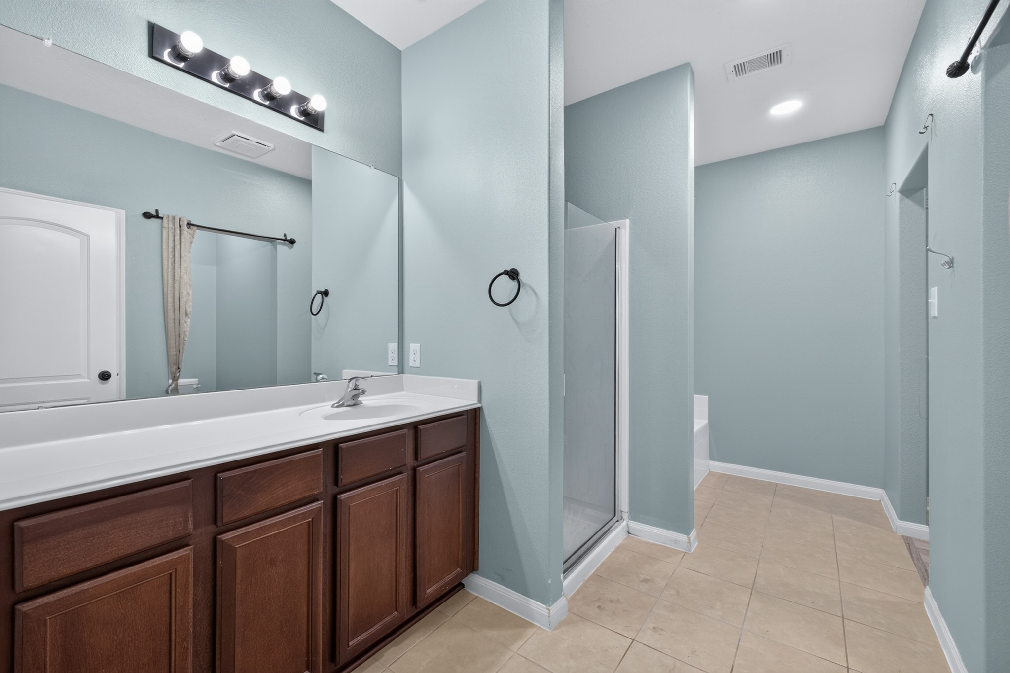 22410 Base Light Drive Property Photo 9