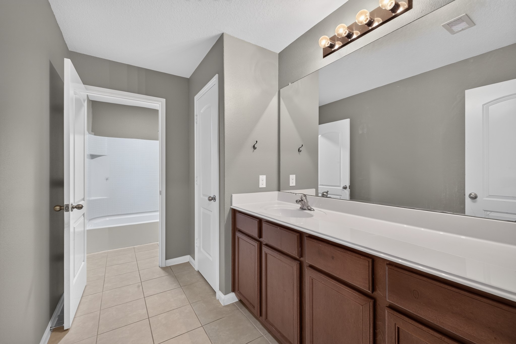 22410 Base Light Drive Property Photo 14