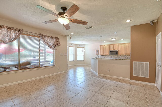 107 Cove W Property Photo 10