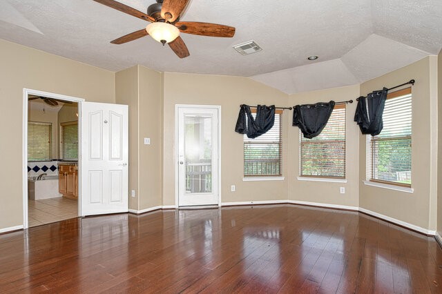 107 Cove W Property Photo 17