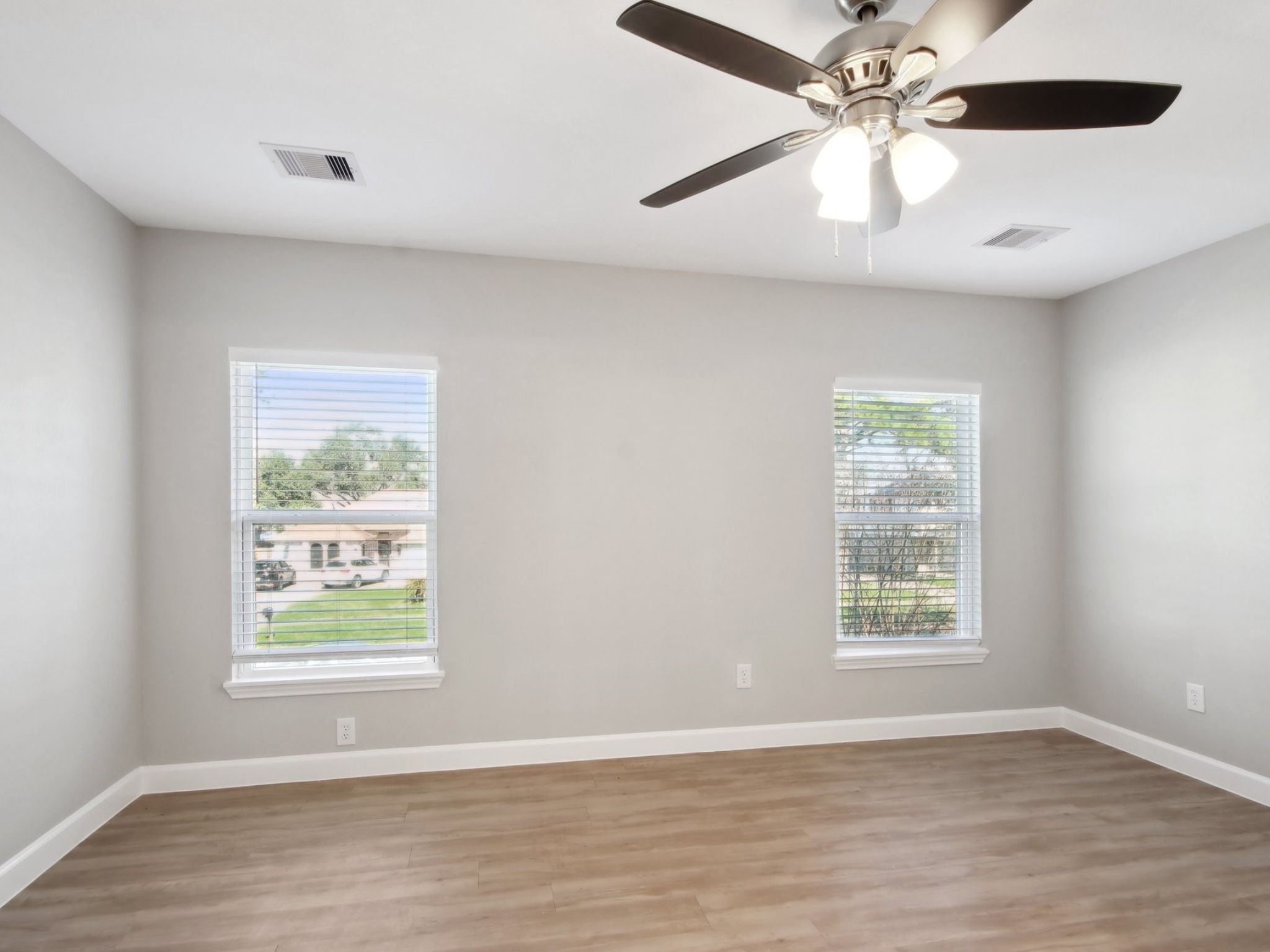 1127 Cascade Creek Drive Property Photo 4