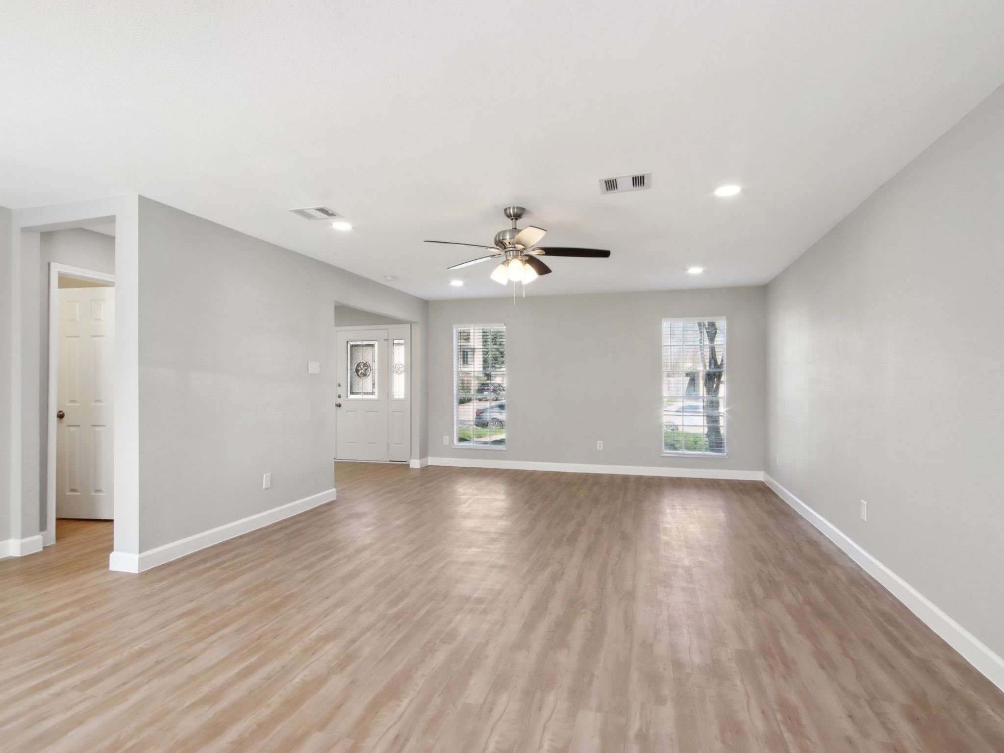 1127 Cascade Creek Drive Property Photo 9