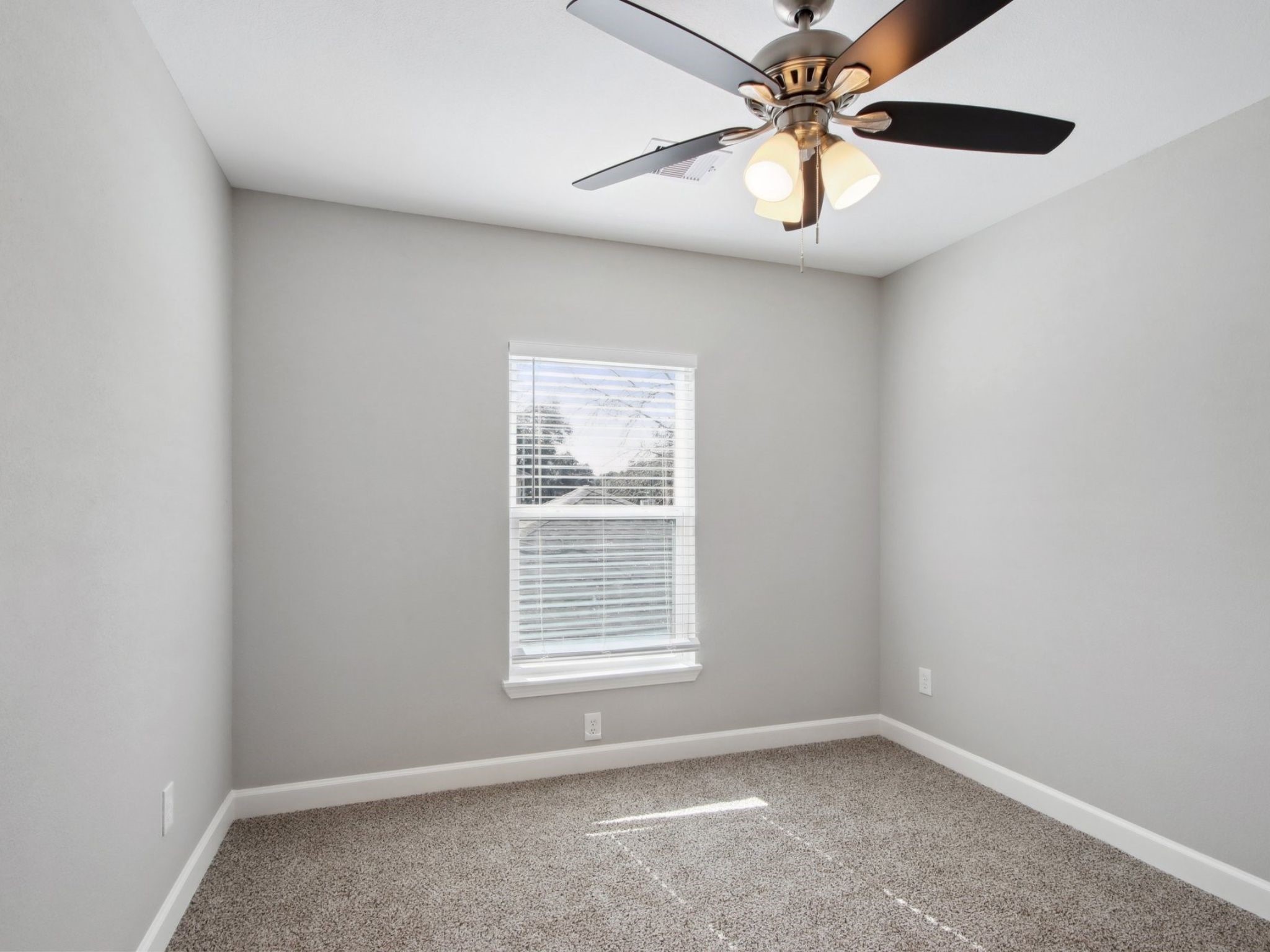 1127 Cascade Creek Drive Property Photo 11