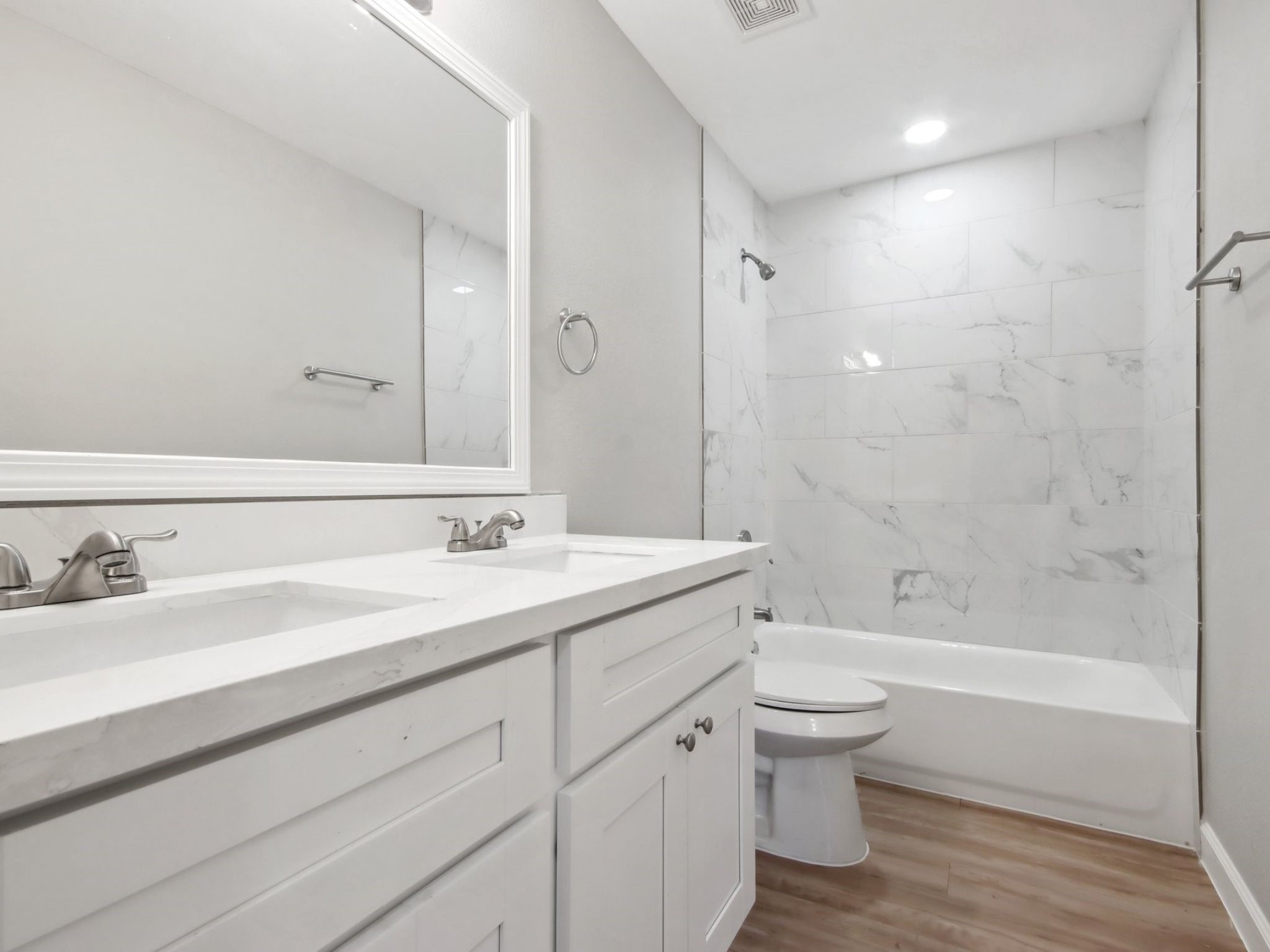 1127 Cascade Creek Drive Property Photo 13