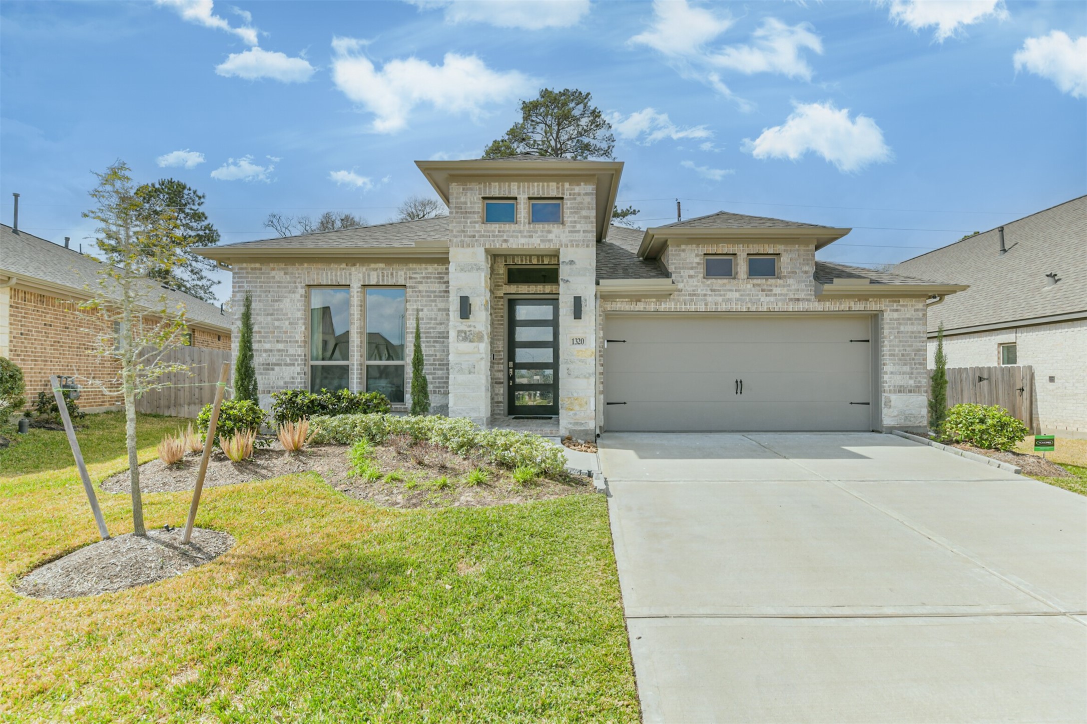 1320 Rio Hollow Lane Property Photo 1
