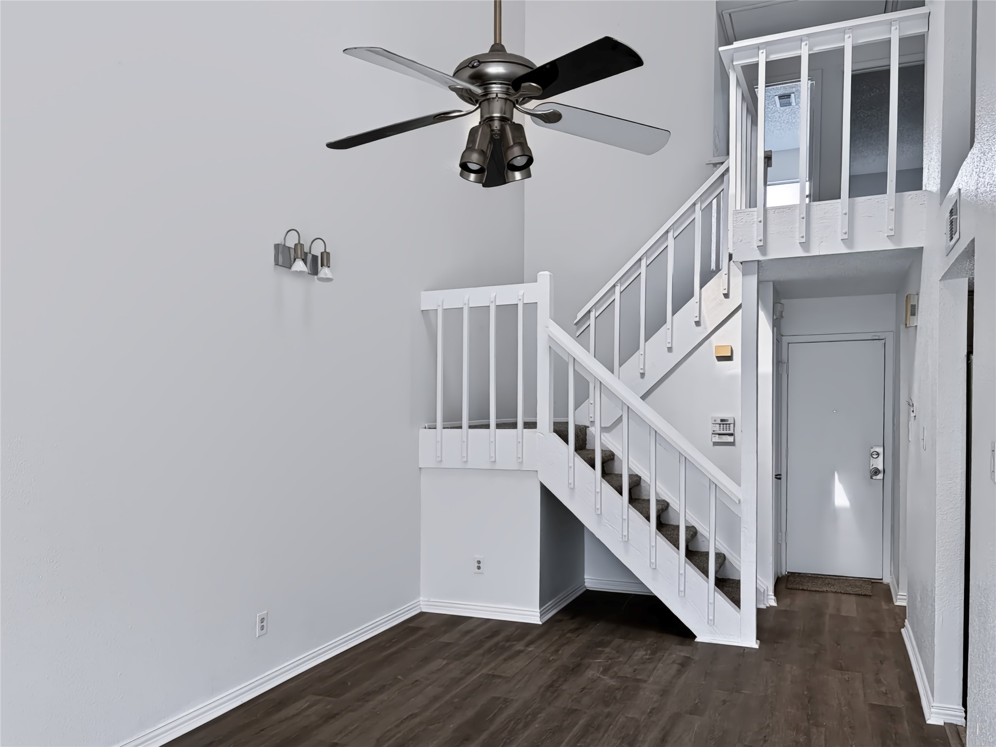 7083 Greenway Chase Street Property Photo 2