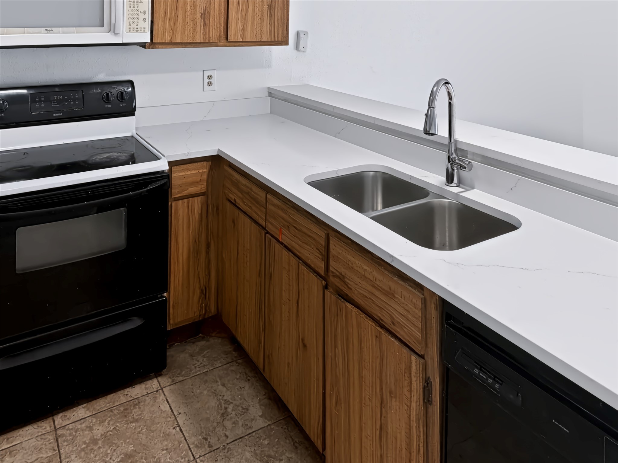 7083 Greenway Chase Street Property Photo 5