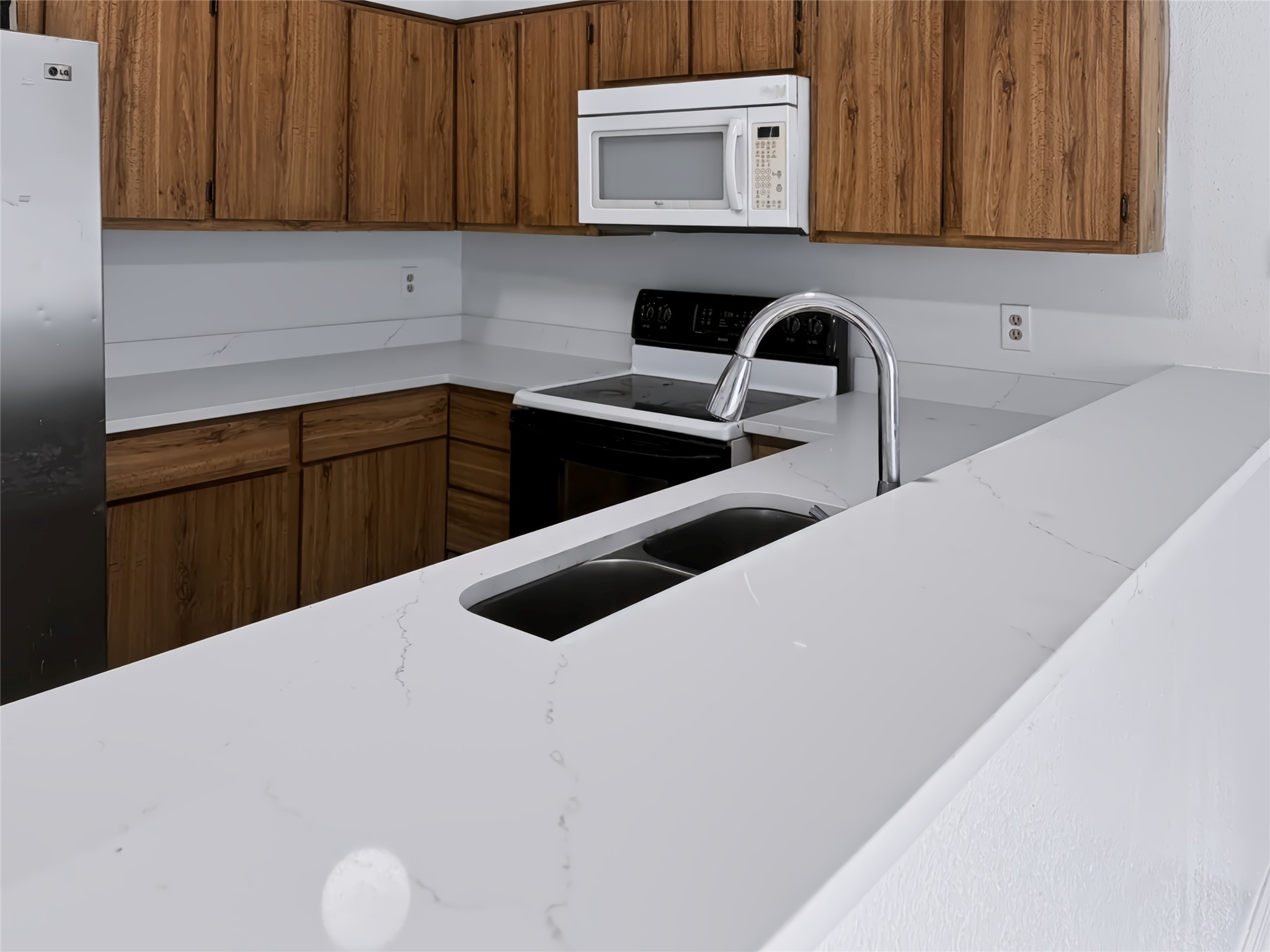 7083 Greenway Chase Street Property Photo 6