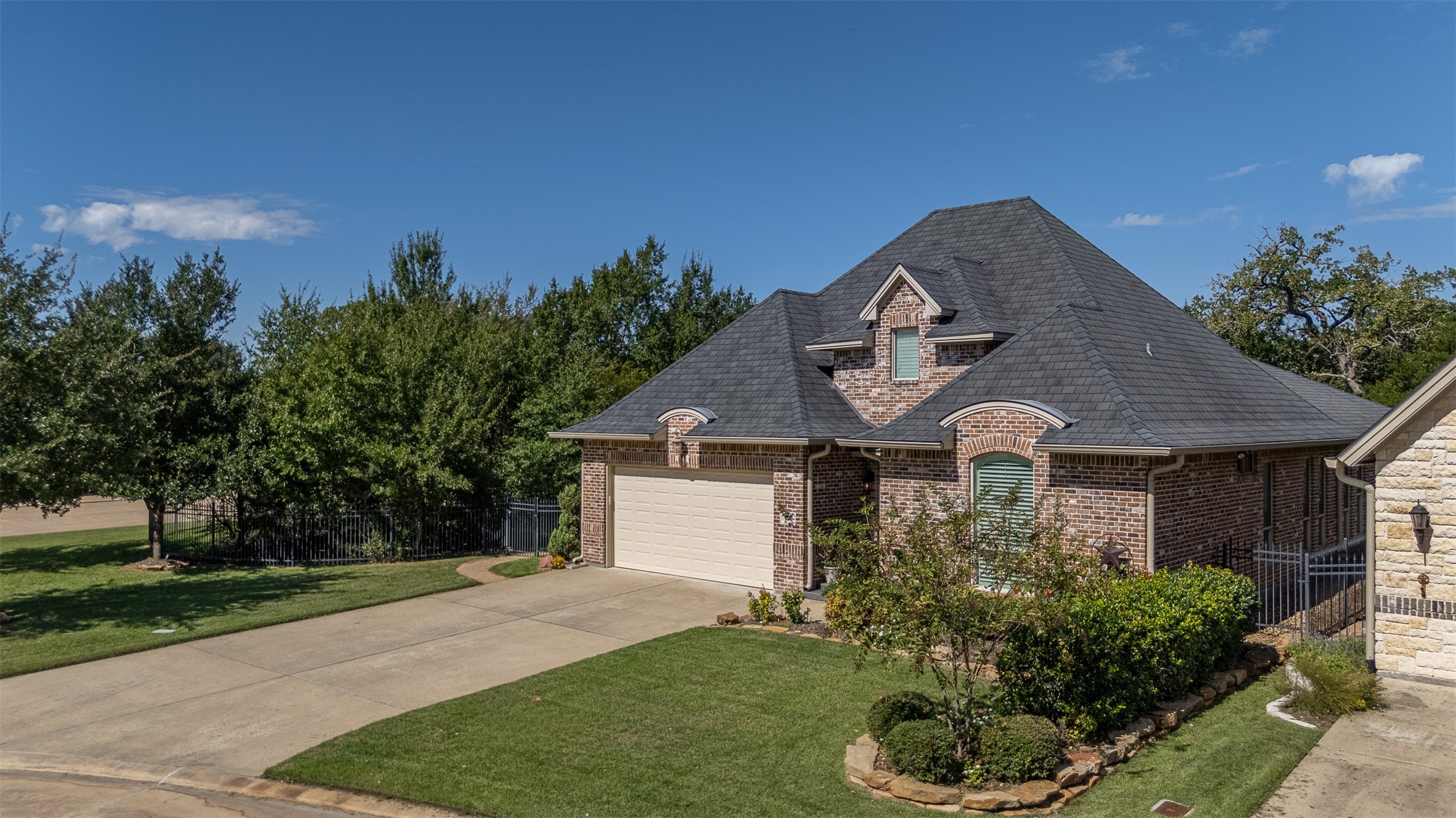 5172 Stonewater Loop Property Photo 1